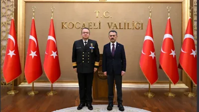 Deniz Hava Komutanı T&uuml;mamiral Eser, Vali Aktaş&rsquo;ı makamında ziyaret etti.