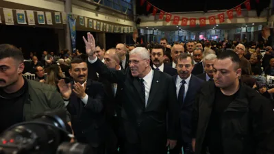 İYİ Parti Genel Başkanı M&uuml;savat Dervişoğlu, Bursa&rsquo;da d&uuml;zenlenen iftar programına