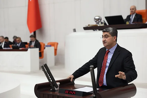 DEVA Partisi Mersin Milletvekili Mehmet Emin Ekmen, ara&ccedil; sahiplerinin periyodik