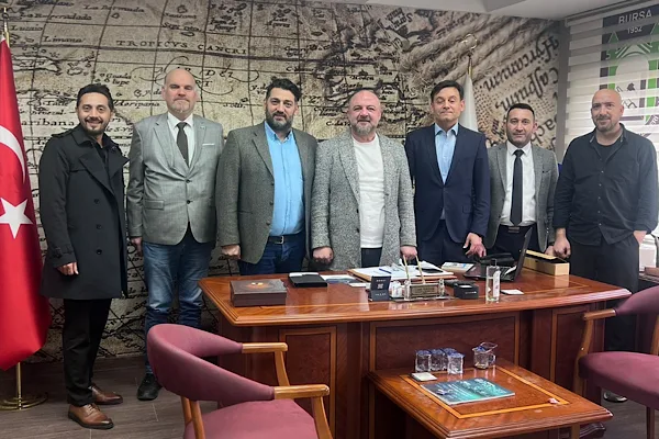 DEVA Partisi Bursa İl Başkanı &Ouml;zt&uuml;rk, il y&ouml;neticileri ve il&ccedil;e