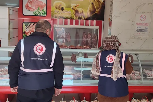 Diyarbakır Ticaret İl M&uuml;d&uuml;rl&uuml;ğ&uuml;&nbsp;denetim ekipleri,&nbsp;Diyarbakır İl Tarım ve Orman M&uuml;d&uuml;rl&uuml;ğ&uuml;&nbsp;ekipleriyle