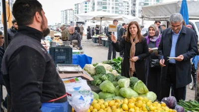Diyarbakır B&uuml;y&uuml;kşehir Belediyesi Eşbaşkanı Serra Bucak ile Bağlar Belediyesi Eşbaşkanları