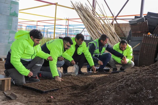 Kırsal Hizmetler Dairesi Başkanlığı, Diyarbakır&rsquo;da &uuml;retim yapan &ccedil;ift&ccedil;ilere &uuml;cretsiz dağıtmayı