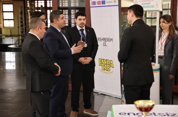 Dumlupınar &Uuml;niversitesi b&uuml;nyesinde faaliyet g&ouml;steren DP&Uuml; Gen&ccedil;lik Sanat ve Aktivite
