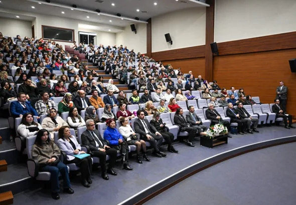 Valilik Ak&ccedil;akoca salonunda ger&ccedil;ekleştirilen programa; Vali Aktaş&rsquo;ın yanı sıra Vali