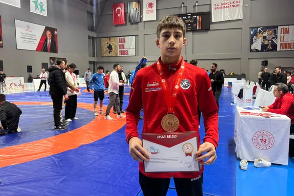 D&uuml;zce Belediyesi Spor Akademisi sporcuları, 12-15 Şubat tarihlerinde İstanbul&rsquo;da d&uuml;zenlenen