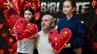 D&uuml;zce Belediyesi &Ccedil;ocuk &Uuml;niversitesi, 14 Şubat Sevgililer G&uuml;n&uuml; dolayısıyla baba-kız
