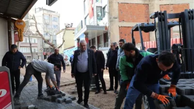 Edremit Belediye Başkanı Mehmet Ertaş, il&ccedil;ede devam eden belediye hizmetlerini