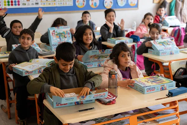 Yeşil d&ouml;n&uuml;ş&uuml;m sahadan okullara uzandı,7-11 yaş grubundan &ouml;ğrencilerin katıldığı programda,
