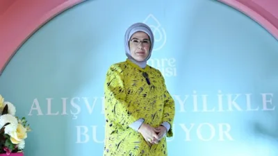 Cumhurbaşkanı Recep Tayyip Erdoğan'ın eşi Emine Erdoğan, &Uuml;rd&uuml;n Krali&ccedil;esi Rania
