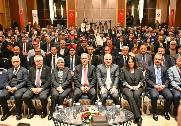 Toplantının a&ccedil;ılışında konuşan TBMM Engelli Bireylerin Sorunlarını Araştırma Komisyonu Başkanı