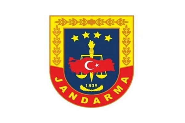 Jandarma Genel Komutanlığı tarafından &nbsp;yoğun kar yağışı&nbsp;nedeniyle&nbsp;trafiğe kapatılan Kayseri&ndash;Erciyes yolunda&nbsp;mahsur