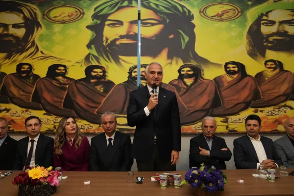 K&uuml;lt&uuml;r ve Turizm Bakanı Ersoy, &Uuml;mraniye Kazım Karabekir Cemevi&rsquo;nde, dedelerle
