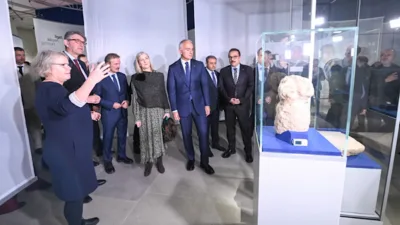 K&uuml;lt&uuml;r ve Turizm Bakanı Ersoy, Almanya&rsquo;nın başkenti Berlin&rsquo;de, Museumsinsel&rsquo;de yer