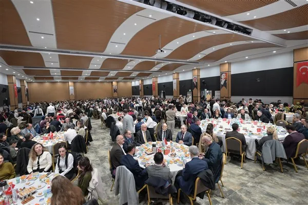 Esenyurt Belediyesi tarafından Nazım Hikmet K&uuml;lt&uuml;r Merkezi Davet Salonu&rsquo;nda d&uuml;zenlenen