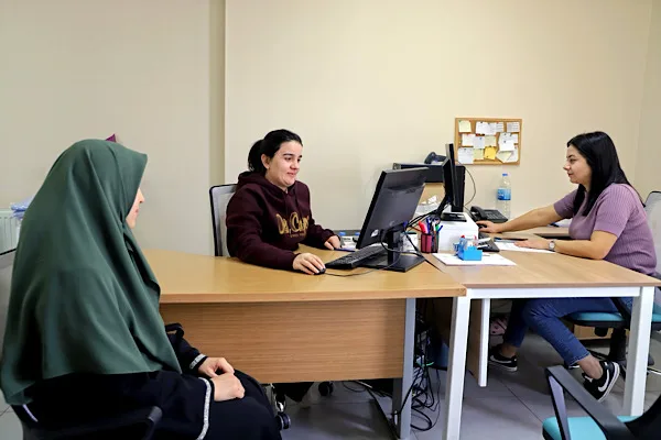 Eyy&uuml;biye İl&ccedil;e Sağlık M&uuml;d&uuml;rl&uuml;ğ&uuml; KETEM Birimi&rsquo;nde g&ouml;revli Ebe &Uuml;lker &Ouml;ztekin,