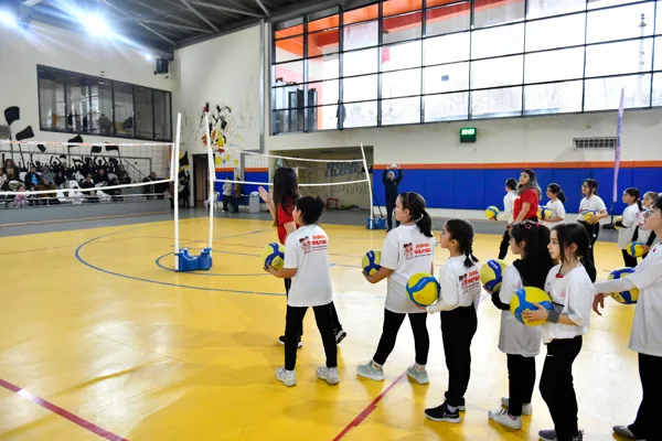 Sincan Fatih Mahallesi&rsquo;nde bulunan Gazeteci Ali &Ouml;cal Kapalı Spor Salonu&rsquo;nda