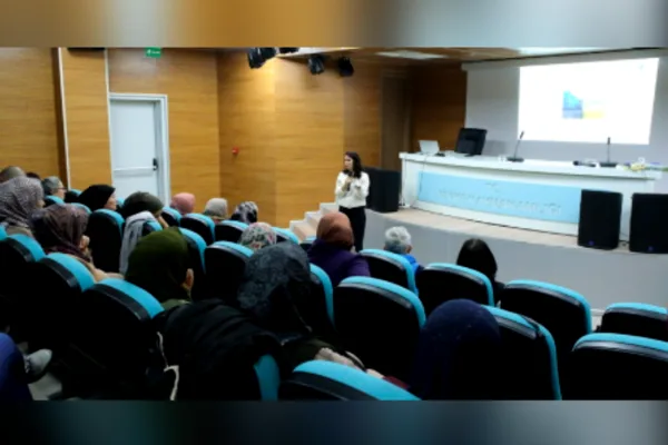 Finike il&ccedil;esinde yeni oluşum s&uuml;recinde olan kadın kooperatifi &uuml;yelerine &Ccedil;evre