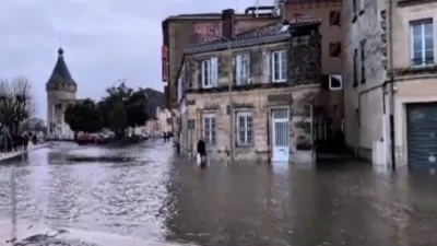 Libourne'da Dordogne Nehri sokaklara taştı, ancak hasar şimdilik sınırlı kaldı.