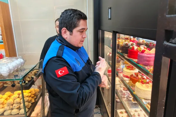 Gemlik Belediyesi Zabıta M&uuml;d&uuml;rl&uuml;ğ&uuml; ekipleri, ramazan ayının başlamasıyla birlikte kent