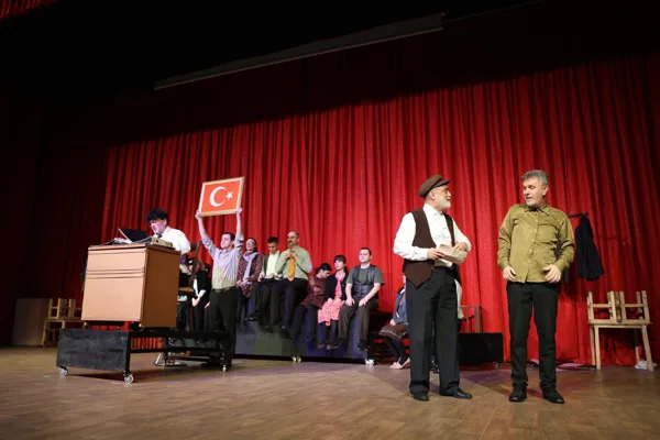 GBŞT ekibi, 2. Amasya Tiyatro G&uuml;nleri kapsamında hem yetişkinlere hem