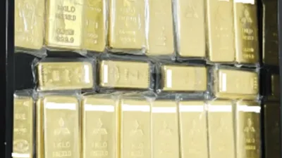 Tahmini 560 milyon yen (3,6 milyon dolar) değerindeki altın k&uuml;l&ccedil;eler,