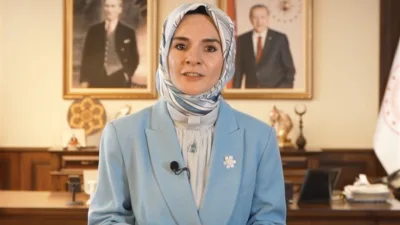 Bakan&nbsp;Mahinur &Ouml;zdemir G&ouml;ktaş, Macaristan&rsquo;ın başkenti Budapeşte&rsquo;de d&uuml;zenlenen &ldquo;Aile Odaklı Zirve&rdquo;de