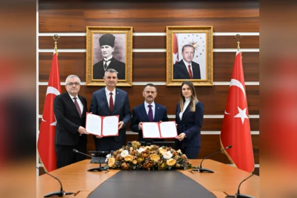 Valilik Makamında ger&ccedil;ekleşen protokol imza t&ouml;renine; Vali Aktaş&rsquo;ın yanı sıra