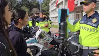Hatay İl Jandarma Komutanlığı&rsquo;nda g&ouml;revli personel, Mavi Vatan Spor Lisesi&rsquo;ne