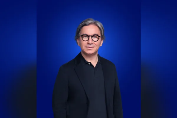 TV+&rsquo;ın HBO Max ile ger&ccedil;ekleştirdiği iş birliğini duyurduğu yeni reklam