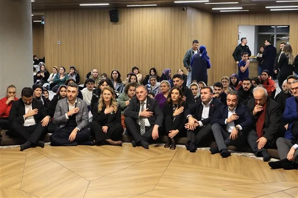 A&ccedil;ılış programına İBB Başkanvekili Nuri Aslan, CHP Milletvekili Evrim Rızvanoğlu