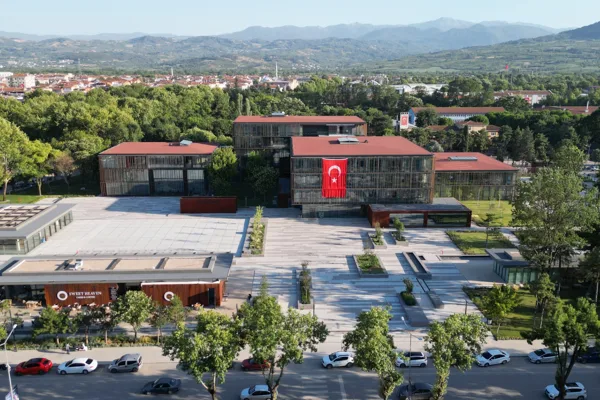 İneg&ouml;l Belediyesi, dolandırıcılık girişimlerine karşı vatandaşları uyardı. Belediyenin, belediye başkanının