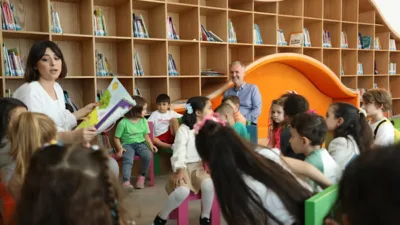 İneg&ouml;l Belediyesi b&uuml;nyesinde hizmet veren N&ouml;bet&ccedil;i Kitaphaneler, kentin farklı noktalarında