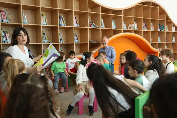 İneg&ouml;l Belediyesi b&uuml;nyesinde hizmet veren N&ouml;bet&ccedil;i Kitaphaneler, kentin farklı noktalarında
