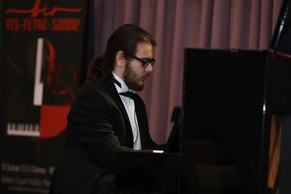 Antalya B&uuml;y&uuml;kşehir Belediyesi İsmail Baha S&uuml;relsan Konservatuarı Piyano B&ouml;l&uuml;m&uuml; &ouml;ğretmenlerinden