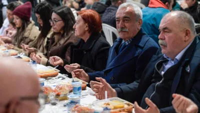 Torbalı Ayrancılar Kapalı Pazaryeri&rsquo;ndeki iftara, İzmir B&uuml;y&uuml;kşehir Belediyesi Başkan Vekili