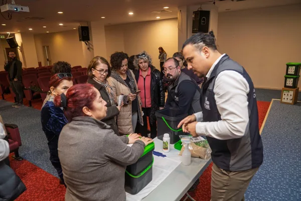 G&ouml;n&uuml;ll&uuml; hanelerin bokaşi kompost seti almak i&ccedil;in HİM&ndash; Hemşehri İletişim