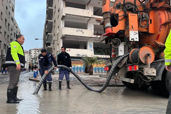 Menderes/&Ccedil;ileme K&ouml;y&uuml;, &Ccedil;iğli Havalimanı, Dikili/&Ccedil;ukuralan, G&uuml;zelbah&ccedil;e Feneri ve Bal&ccedil;ova başta