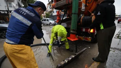 İzmir B&uuml;y&uuml;kşehir Belediyesi ekipleri, Meteoroloji Genel M&uuml;d&uuml;rl&uuml;ğ&uuml;&rsquo;nden alınan veriler doğrultusunda