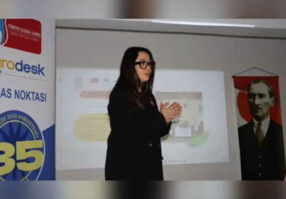 İzmit Belediyesi, Eurodesk temas noktası &ccedil;alışmaları kapsamında Derince Yenikent Anadolu