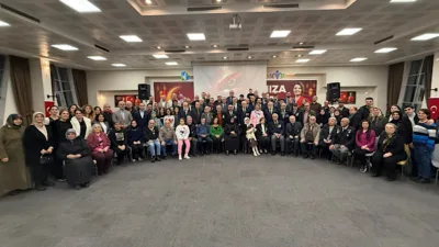 İzmit Belediye Dernekler Yerleşkesi&rsquo;nde d&uuml;zenlenen iftar programında şehit aileleri ve