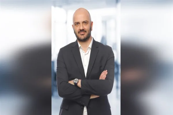 S&uuml;rd&uuml;r&uuml;lebilir b&uuml;y&uuml;me hedefleri doğrultusunda y&ouml;netim yapılanması g&uuml;&ccedil;lenen İzocam&rsquo;da yeni bir