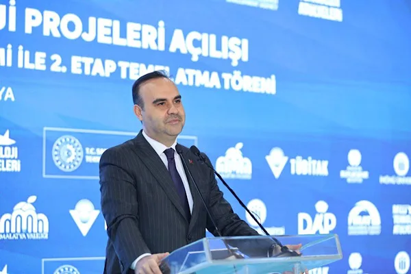 Sanayi ve Teknoloji Bakanı Mehmet Fatih Kacır, Malatya'da a&ccedil;ıklama yaptı.