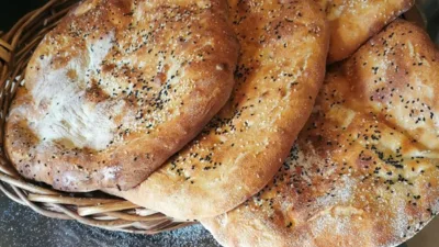 Belediyeden yapılan a&ccedil;ıklamaya g&ouml;re, 300 gram sade Ramazan pidesi 20