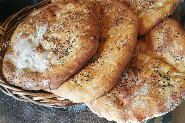Belediyeden yapılan a&ccedil;ıklamaya g&ouml;re, 300 gram sade Ramazan pidesi 20