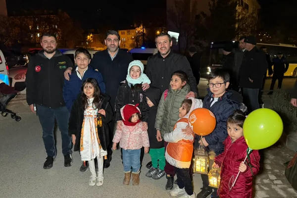 Etkinliklere Karab&uuml;k Belediye Başkanı &Ouml;zkan &Ccedil;etinkaya, AK Parti Karab&uuml;k İl