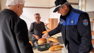 Karab&uuml;k Belediyesi&nbsp;Fırın Denetleme Komisyonu ve zabıta ekipleri tarafından Ramazan ayı