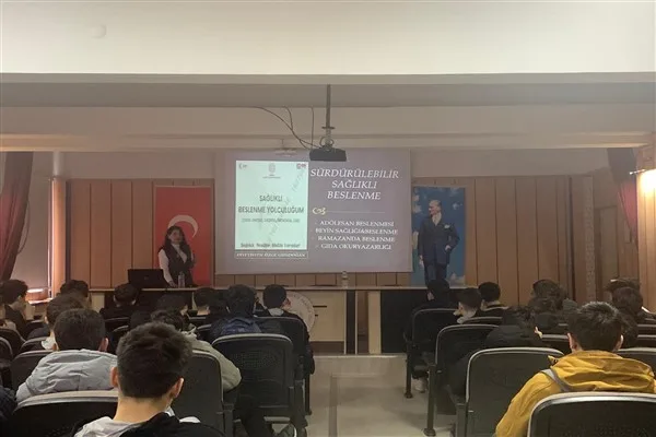Belediye b&uuml;nyesinde g&ouml;rev yapan Diyetisyen &Ouml;zge G&uuml;ndoğan &ouml;nc&uuml;l&uuml;ğ&uuml;nde &uuml;cretsiz diyet