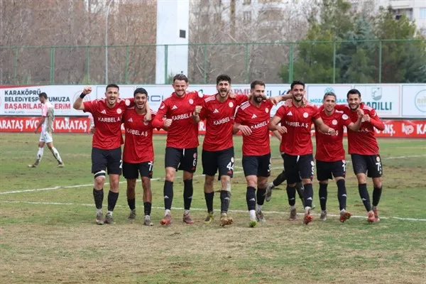 TFF 3. Lig 2. Grup&rsquo;ta şampiyonluk m&uuml;cadelesi veren Karak&ouml;pr&uuml; Belediyespor,