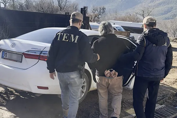 Karaman İl Emniyet M&uuml;d&uuml;rl&uuml;ğ&uuml;, Karaman Cumhuriyet Başsavcılığı koordinesinde "DAEŞ Silahlı